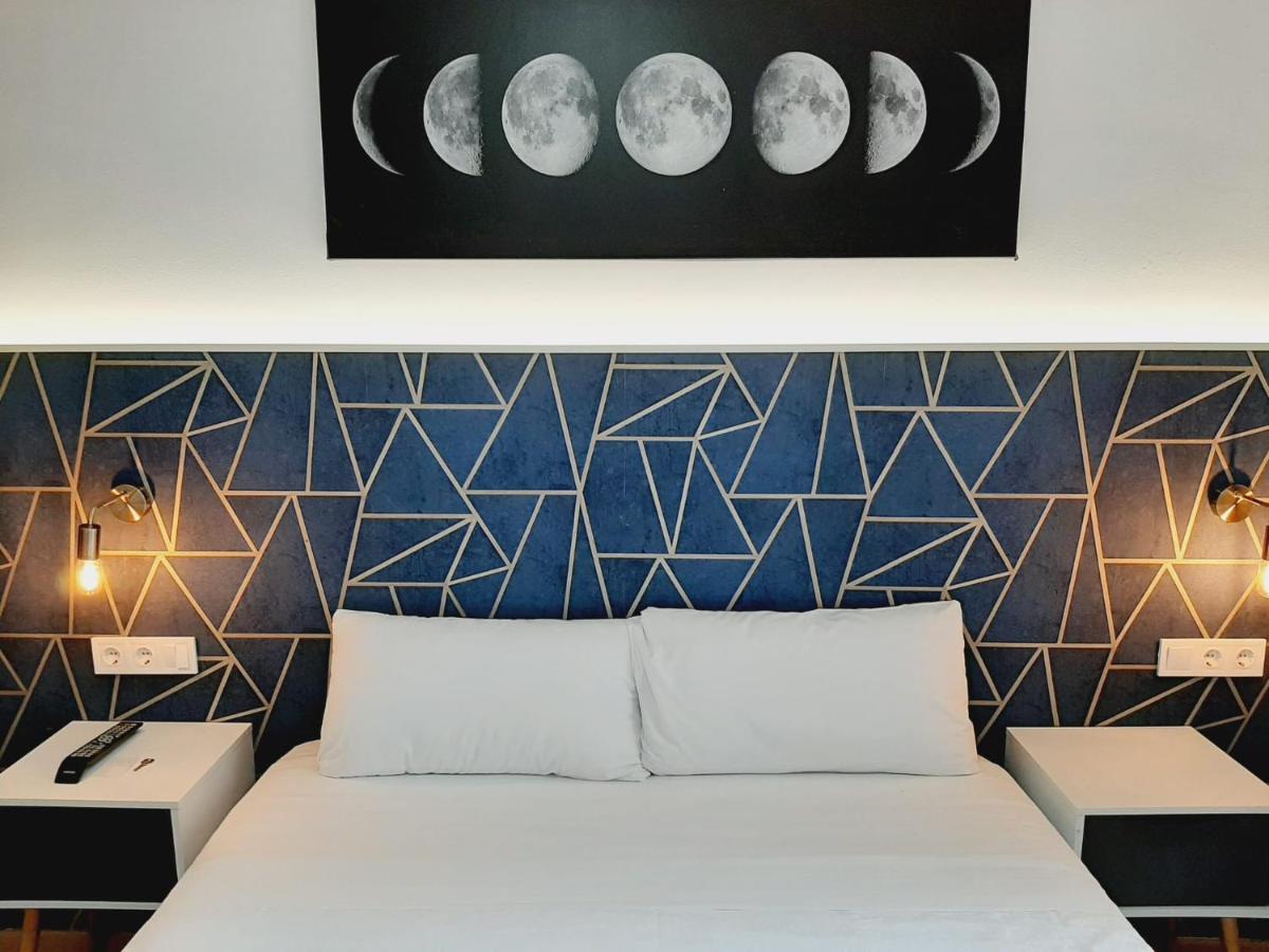 Hostal Laia By Gaiarooms Barcelona Ngoại thất bức ảnh