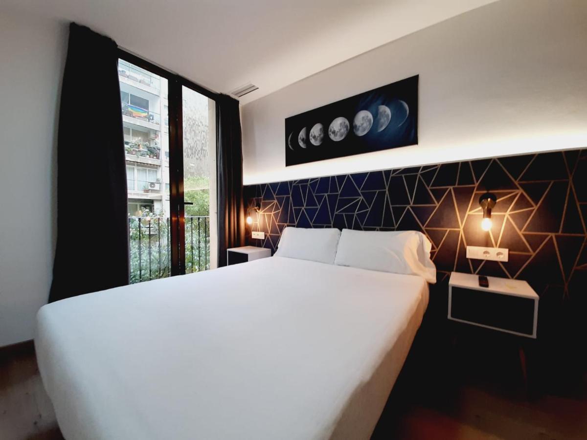 Hostal Laia By Gaiarooms Barcelona Ngoại thất bức ảnh