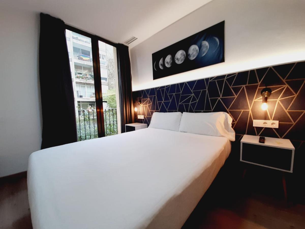 Hostal Laia By Gaiarooms Barcelona Ngoại thất bức ảnh