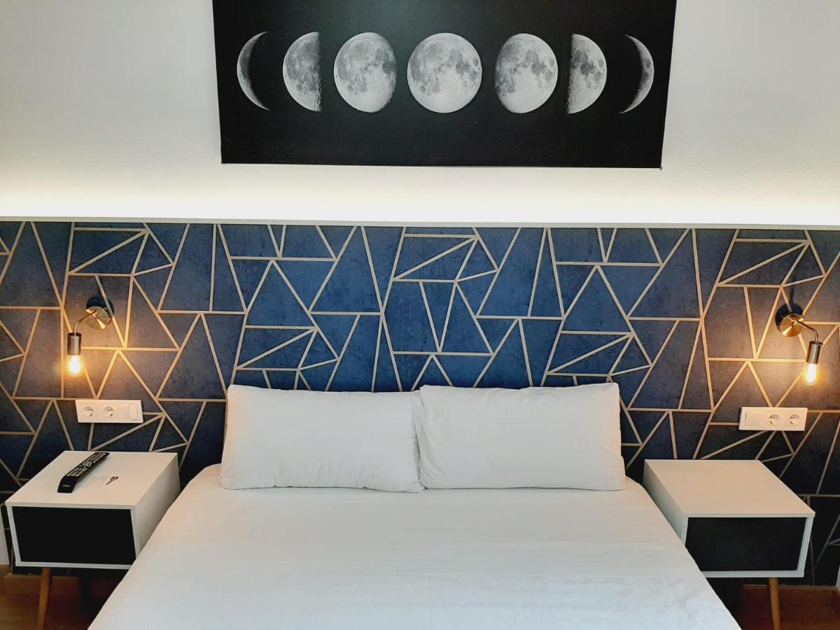 Hostal Laia By Gaiarooms Barcelona Ngoại thất bức ảnh