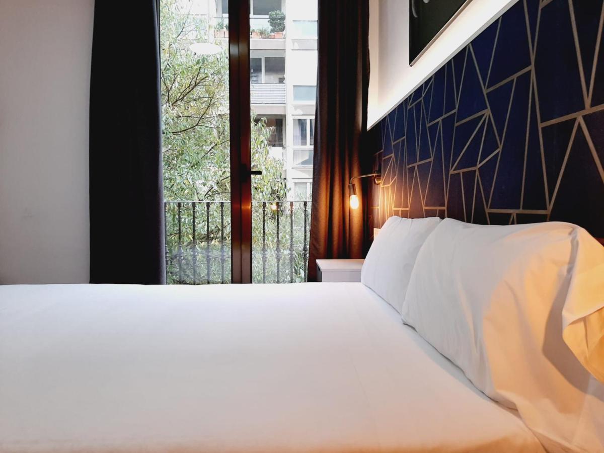 Hostal Laia By Gaiarooms Barcelona Ngoại thất bức ảnh